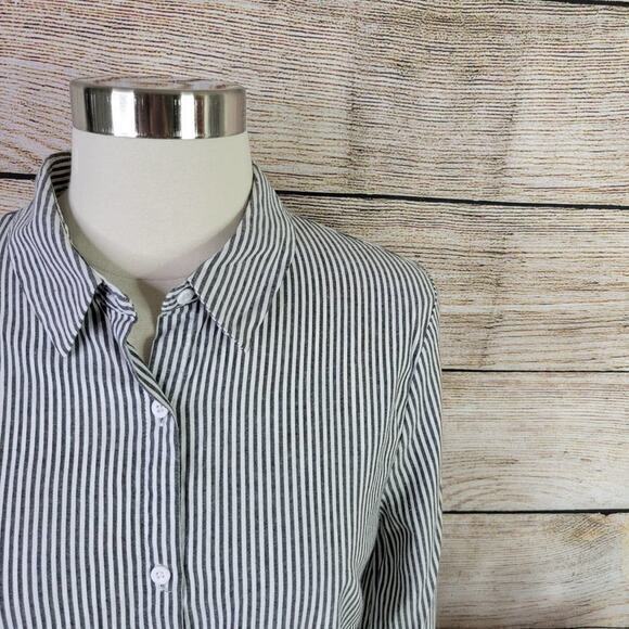 Elodie‎ Button Down Gray White Pinstsripe Blouse Top Large - Picture 2 of 6